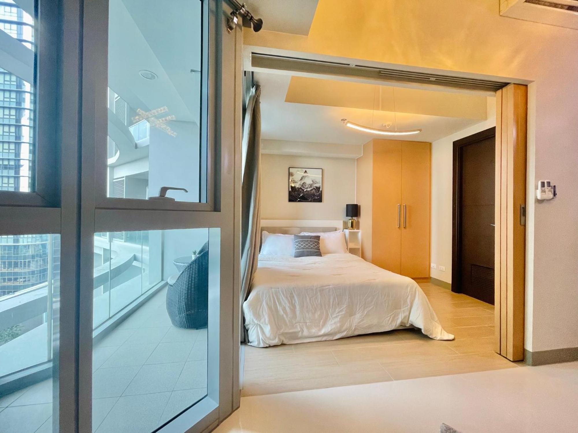 Uptown Parksuites Bgc Taguig Exterior foto